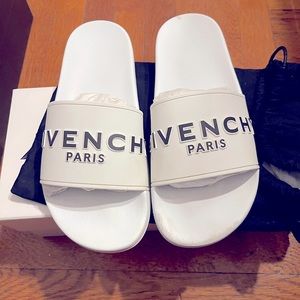 Givenchy Women’s Flat Sandal